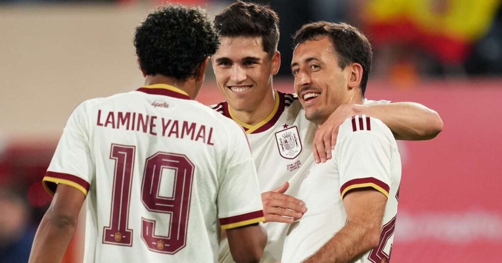 Oyarzabal blasts visitors away in Villarreal