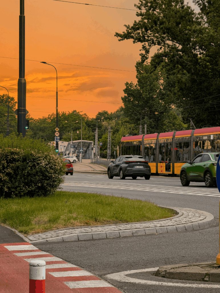 ここでは友情が違って機能するのでしょうか、それとも私のやり方が間違っているのでしょうか？
