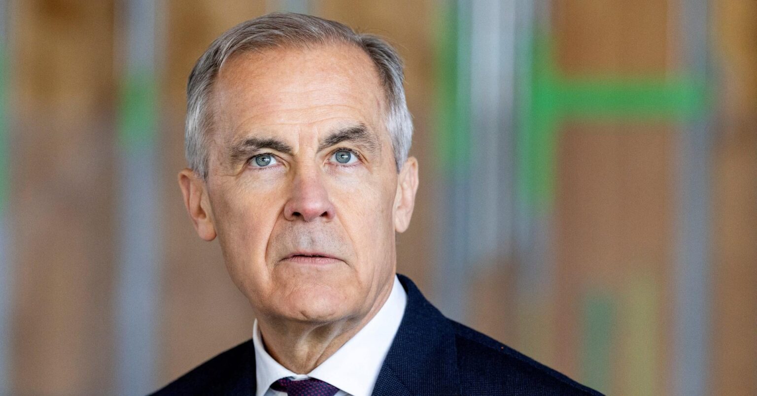 カーニー氏、カナダ特別選挙で過半数政権を獲得