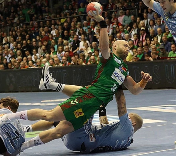 写真2025/26 DAIKINドイツ男子ハンドボールブンデスリーガマグデブルクとベルギシャーの試合の様子、写真出典=マグデブルク