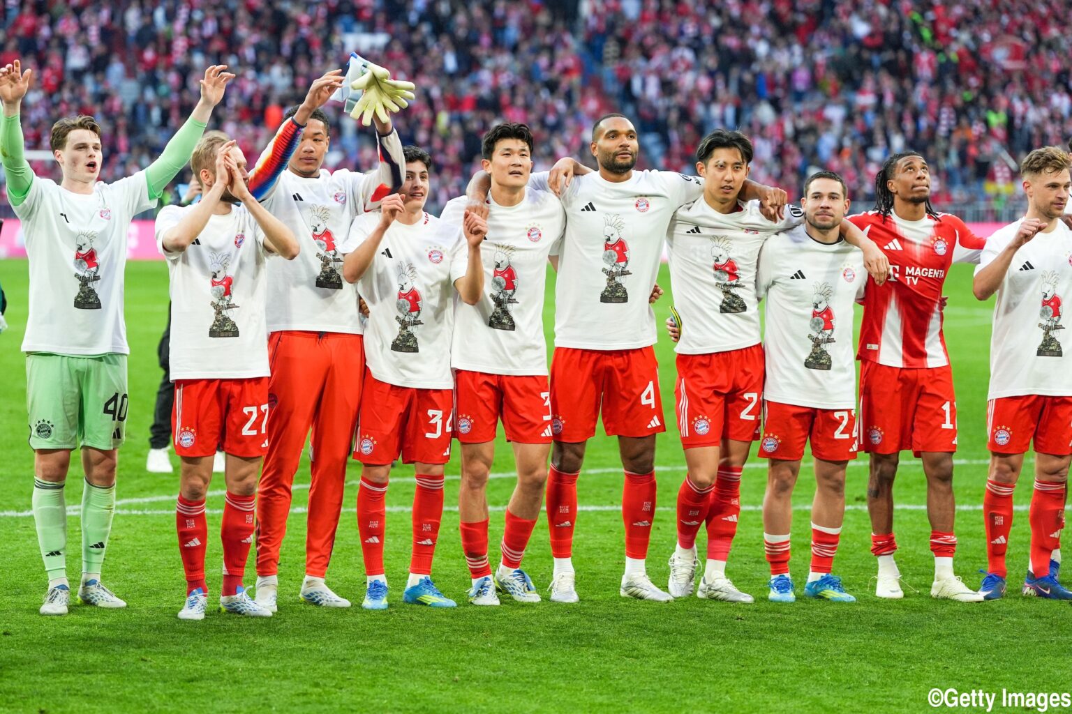 バイエルンが4試合を残してブンデスリーガ制覇! スタメンの伊藤洋輝は複数得点に絡む - gekisaka.jp