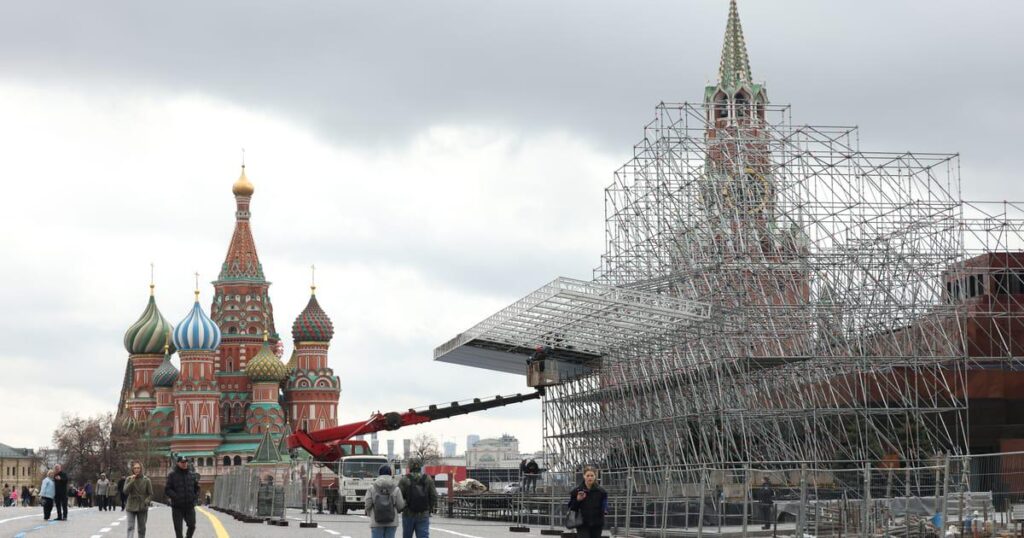 プーチン大統領、ウクライナ戦争のさなか赤の広場の軍事パレードを縮小