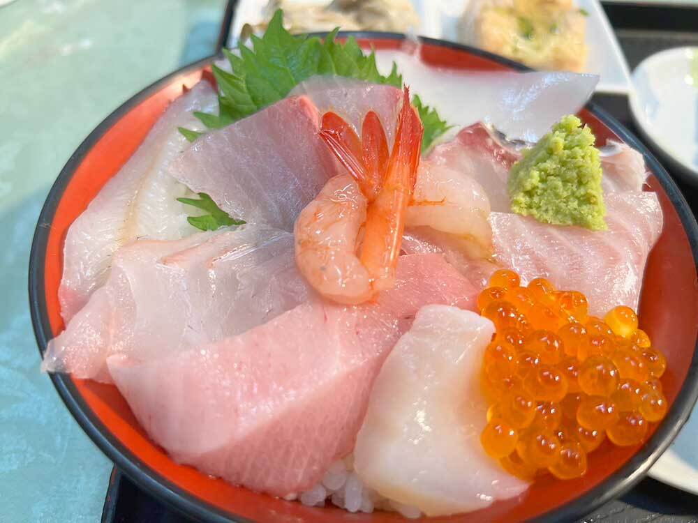 本町 鈴木鮮魚の海鮮丼