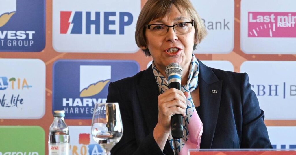 24時間の発見後、ウスコックは柔道協会に加入しました！彼らは、何がどのように使われたかについての紙を購入します...