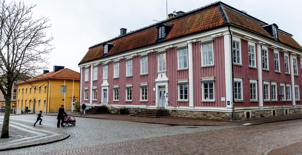 元Vトップに罰金刑 - 弱い立場の子供たちから盗んだ