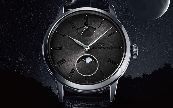 「控えめの美学」を体現した、モダンクラシカルの旗手。オリエントスター「M45 F8 メカニカルムーンフェイズ」 | 高級腕時計専門誌クロノス日本版[webChronos]