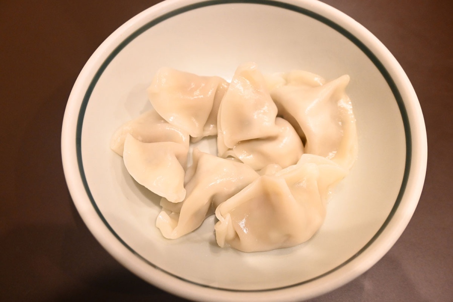 店内手作りの水餃子はもっちもち！