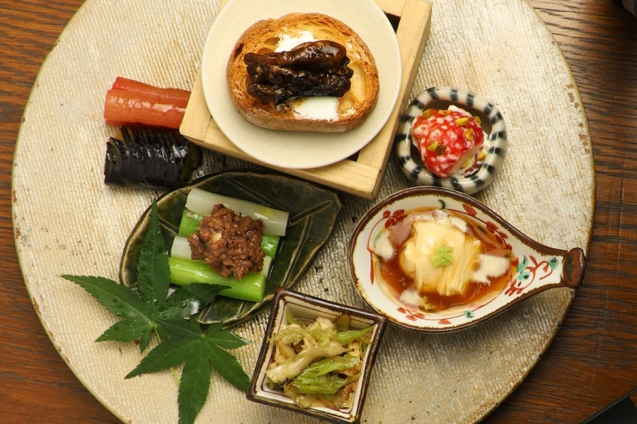 地下2階「食堂 松おか／立ち飲み 松おか」4月10日オープン