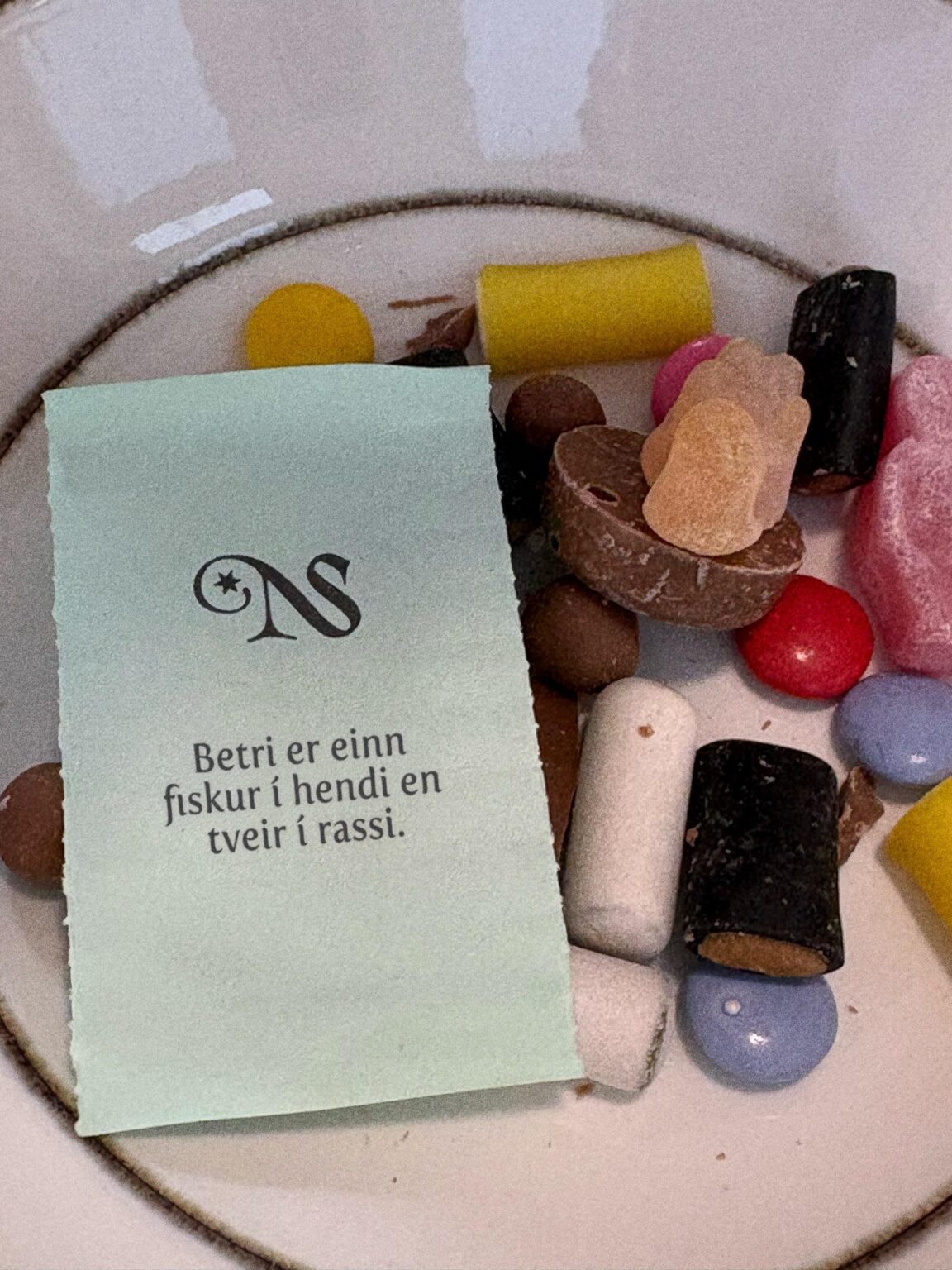 親愛なる国々の皆さん、ハッピーイースター！