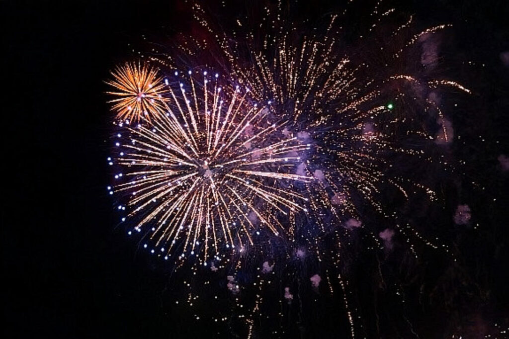 和歌山の夏の風物詩「第74回港まつり花火大会」2026年7月25日開催決定　ドローンショーも実施 | 夜景FANマガジン