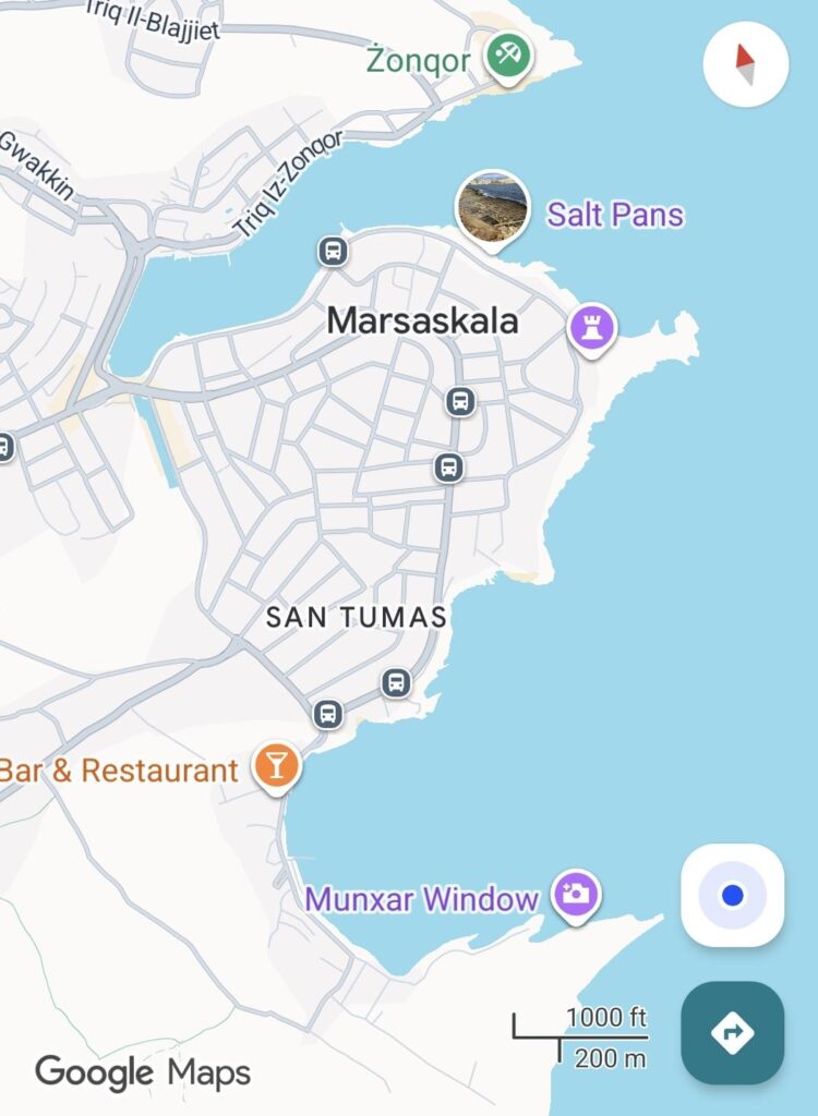 このエリアには観光客向けではなく地元の人向けの良いバーがあります