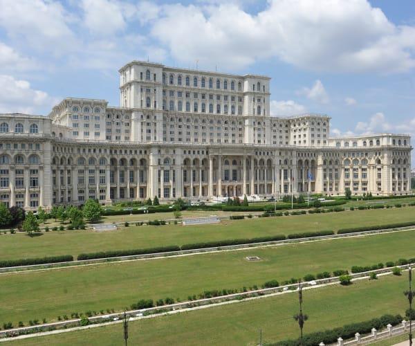 電子タバコ、ベイプ、タバコヒーターはすべての閉鎖された公共空間で禁止される (草案)