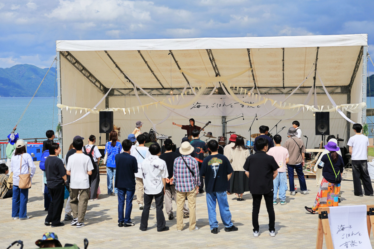  『海とごはんと音楽と』過去開催時の様子