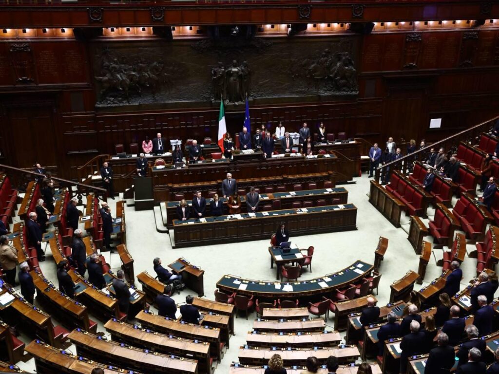 請求書からは信頼があります。しかしヴァナック人は反対票を投じる