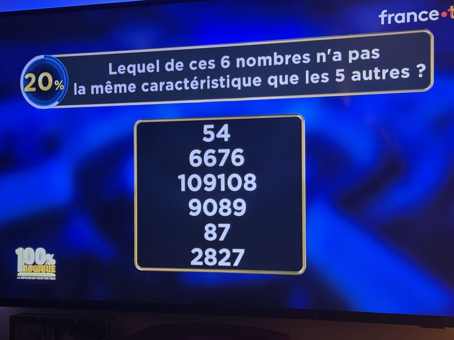 100% 論理的なゲームにおけるエラー (複数の回答が可能)