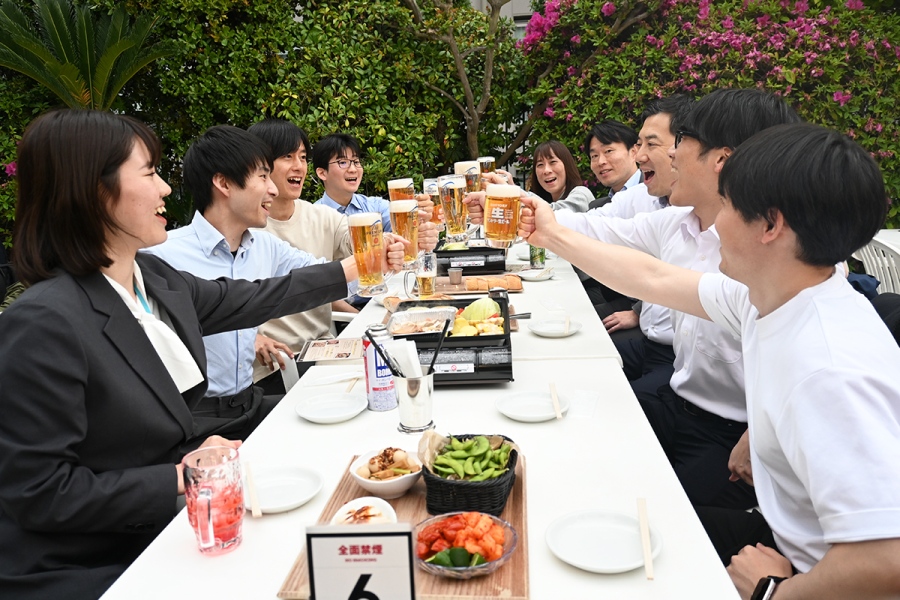 会場のあちこちで上がっていた「乾杯！」の声（Lmaga.jp撮影）
