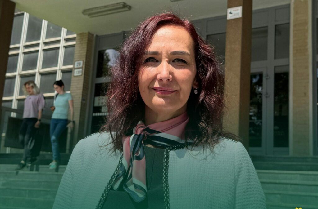 彼女は百万ドル規模のビジネスに注目を集め、職を失いました。今、裁判所は彼女を返還した