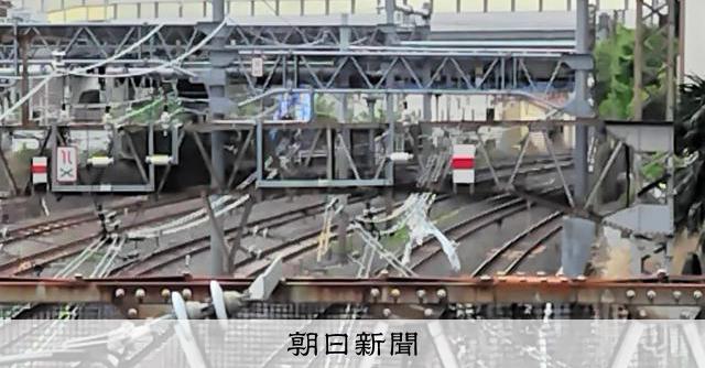 「布団らしきもの」が吹っ飛んできた？JRで一時運転見合わせ 埼玉