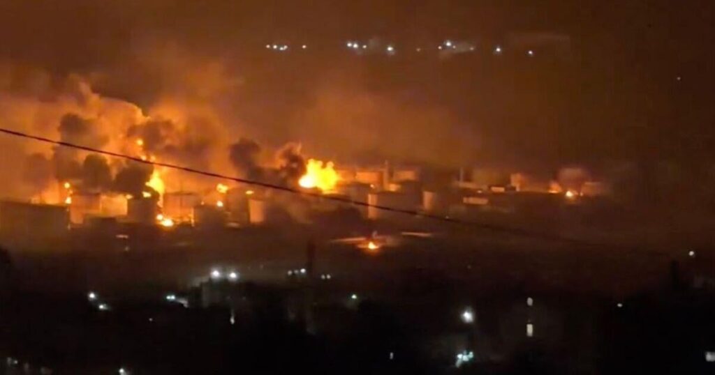 ウクライナ「ドローンの群れ」が終末的な攻撃で地獄の雨を降らせる中、ロシアが燃え上がる