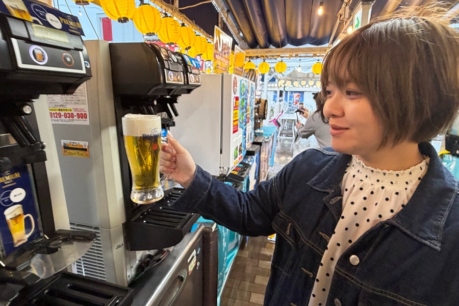 ビアガーデンの醍醐味、生ビールをはじめとするドリンクも充実（Lmaga.jp撮影）