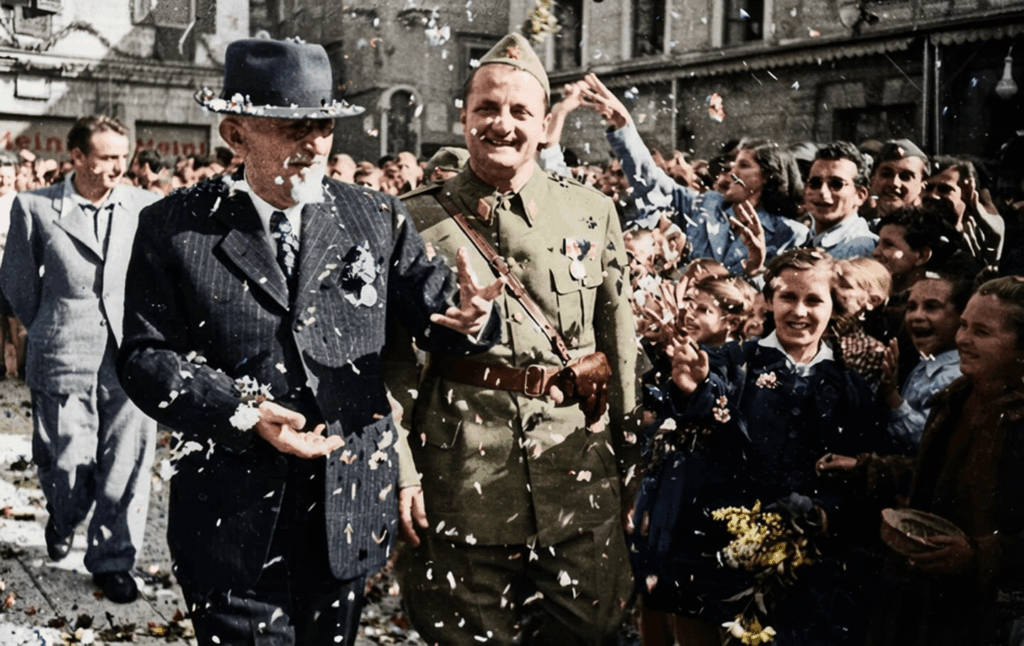 1945年4月14日、最初のクロアチア人民政府が樹立された日、スプリトのウラジーミル・ナゾールとヴィッコ・クルストゥロヴィッチ