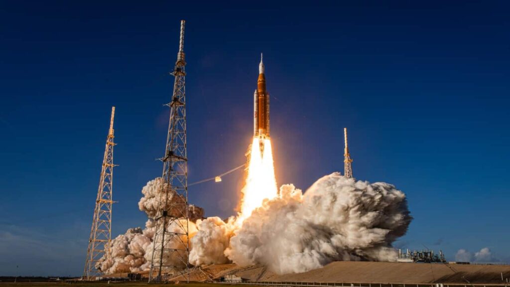 「人類、再び月へ」アルテミス2、オーストラリアも重要な役割 | SBS Japanese NASAs Artemis II launches on a mission to the moon