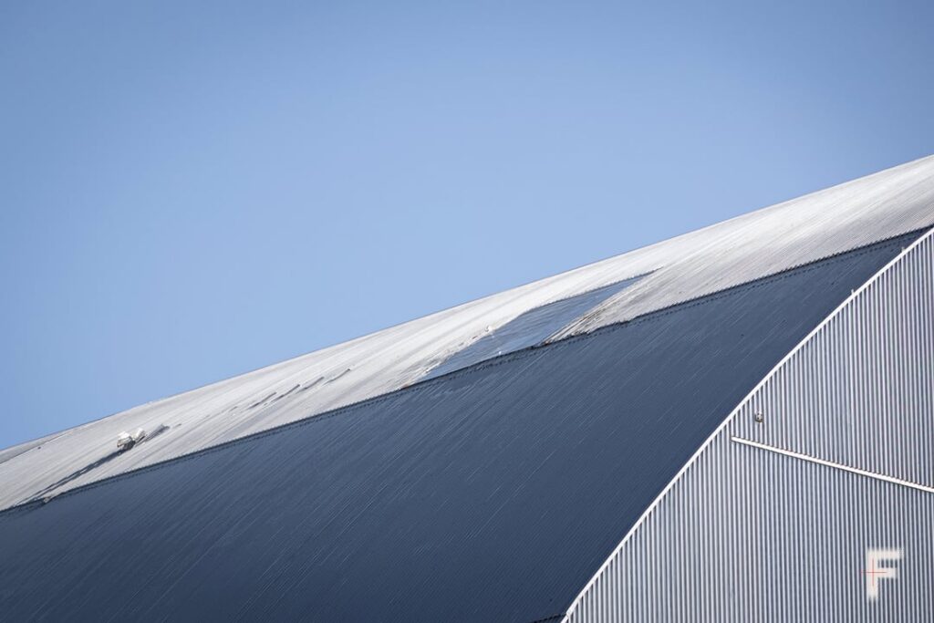 将来の世代に残された大惨事：チェルノブイリのシールドはロシアの無人機攻撃後に補修されたが、損傷は残り、構造物はすでに錆び始めている