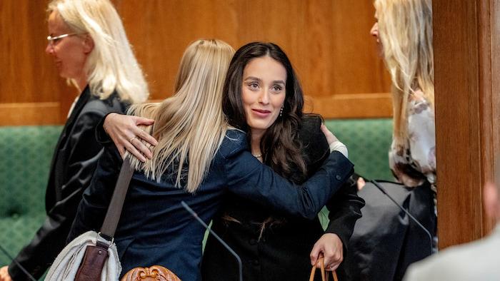 セシリエ・リブ・ハンセン、委員職を辞任 |ニュース