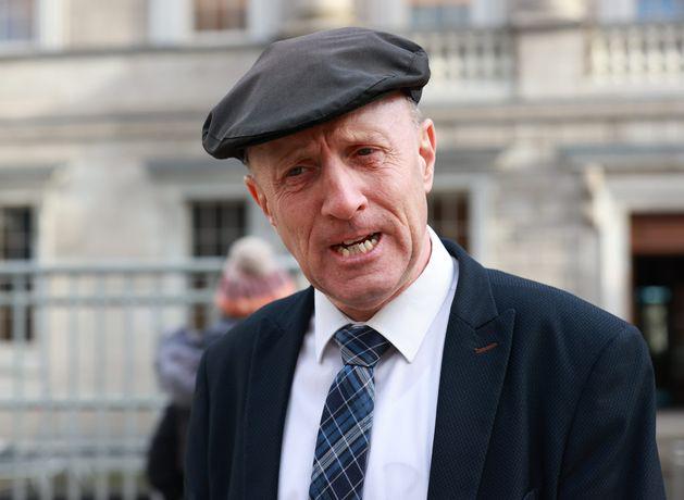 マイケル・ヒーリー＝レイ氏、燃料封鎖を受けて政府信任案に投票するTDとして次官を辞任へ