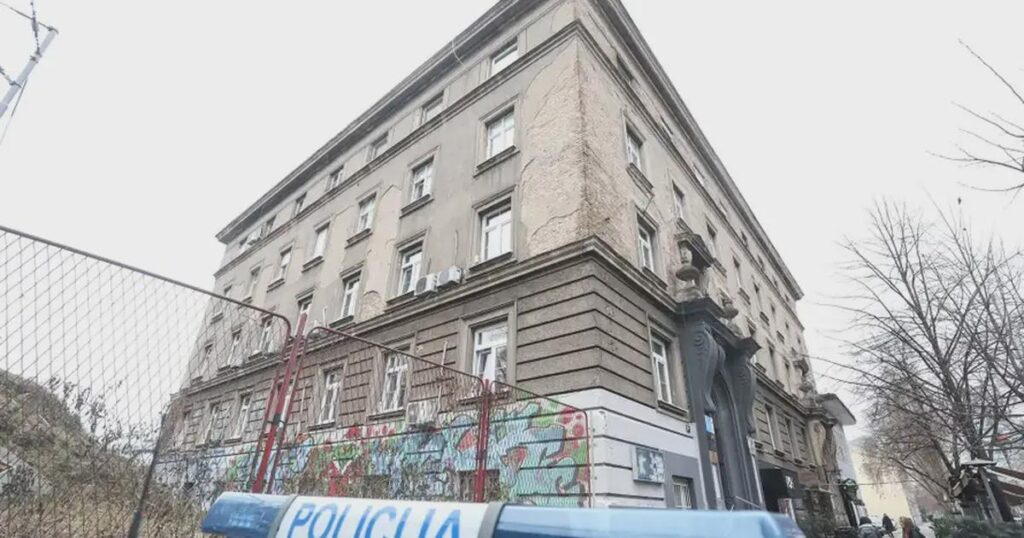 またまた爆弾テロの報告が届いた！彼らはザダルとザグレブの一部の学校を避難させた。地上の警察