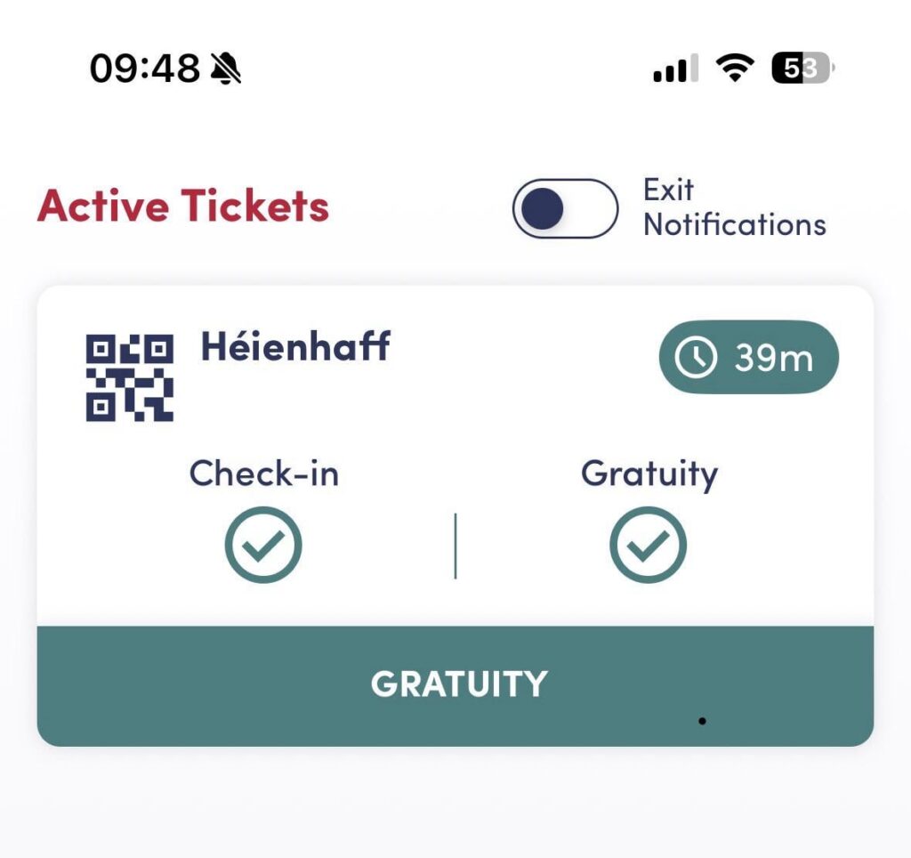 空港近くで初めて P+R を試してみましたが、かなり最高で、しかも無料です!🎟️