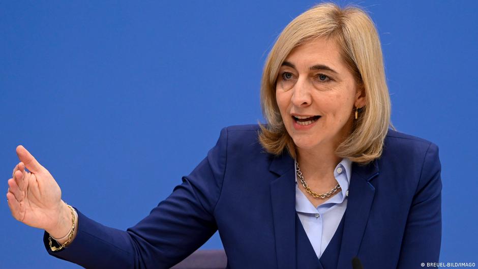 ドイツ保健大臣、数十億ドル規模の削減を発表