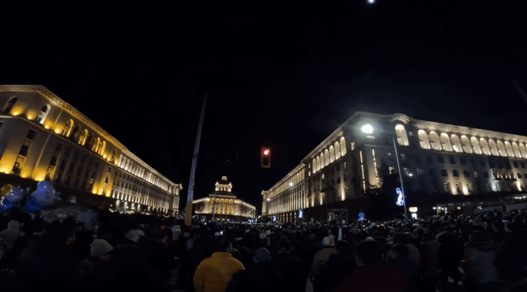 ブルガリアの解散総選挙、7名で勝利