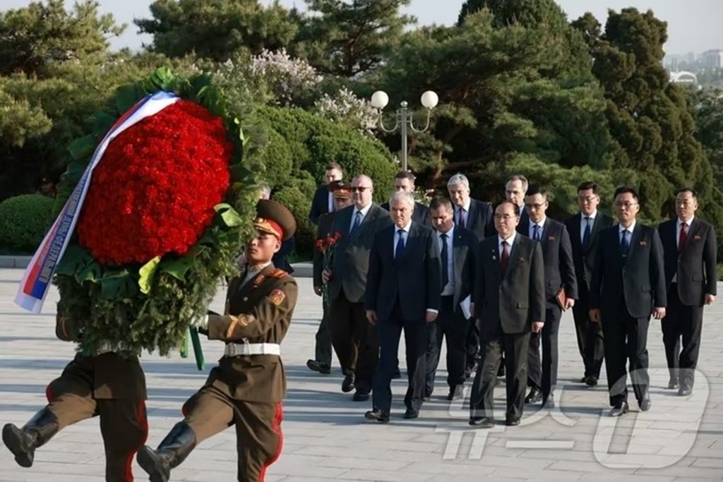 北朝鮮・ロシア密着、議会交流で「クルスク解放」を記念…なおくすぶる「金正恩総書記の5月訪ロ」観測 | KOREA WAVE