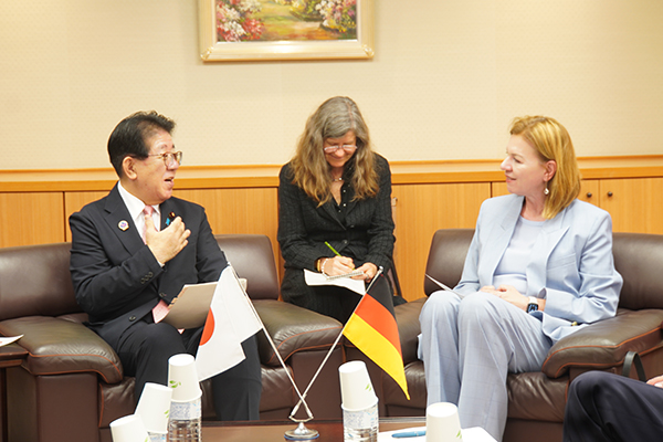 【令和8年4月28日】　ドイツ連邦共和国　ペトラ・ジグムント駐日ドイツ連邦共和国大使による金子国土交通大臣への表敬訪問 - 国土交通省