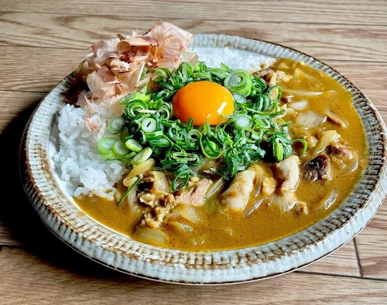 【カレーだしっ！ 大分中央店】ホッと一息、毎日でも食べたくなるような出汁カレー│LOG OITA