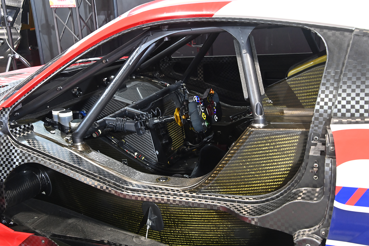 オートメッセin愛知2026のSUPER GTブースの様子