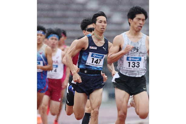 外間が800メートルV　終盤独走　沖縄陸上競技選手権