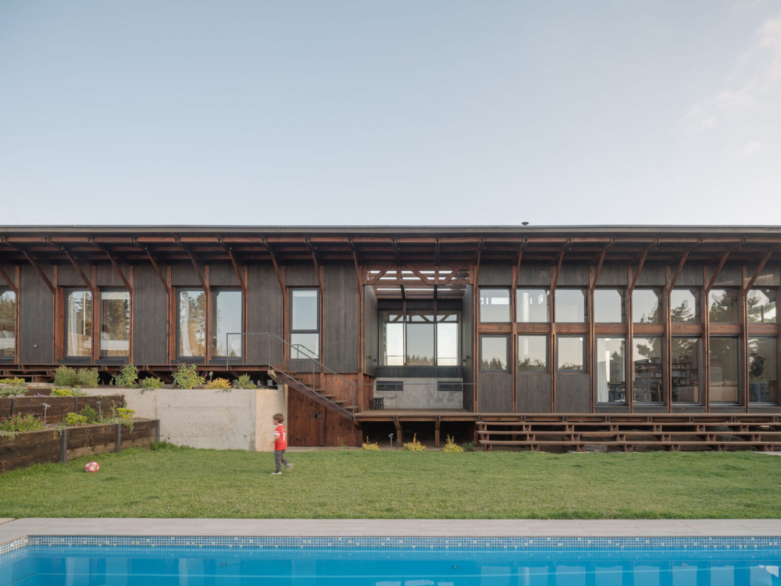 〈LOS PINOS HOUSE〉ESPIRAL ARQUITECTOS