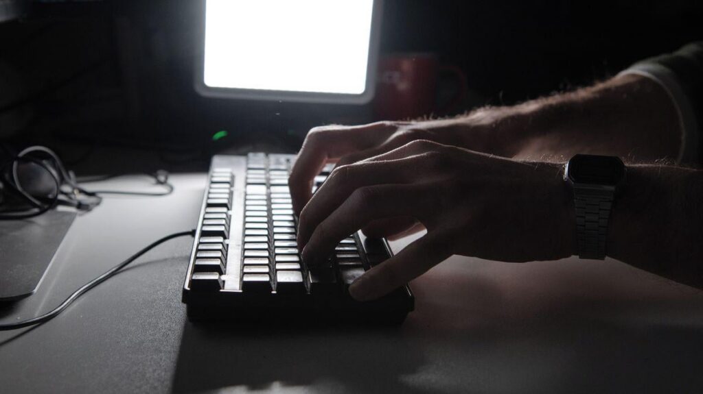 「それは抜け穴だ。」ブリュッセルは VPN アプリを制限する方法を検討中