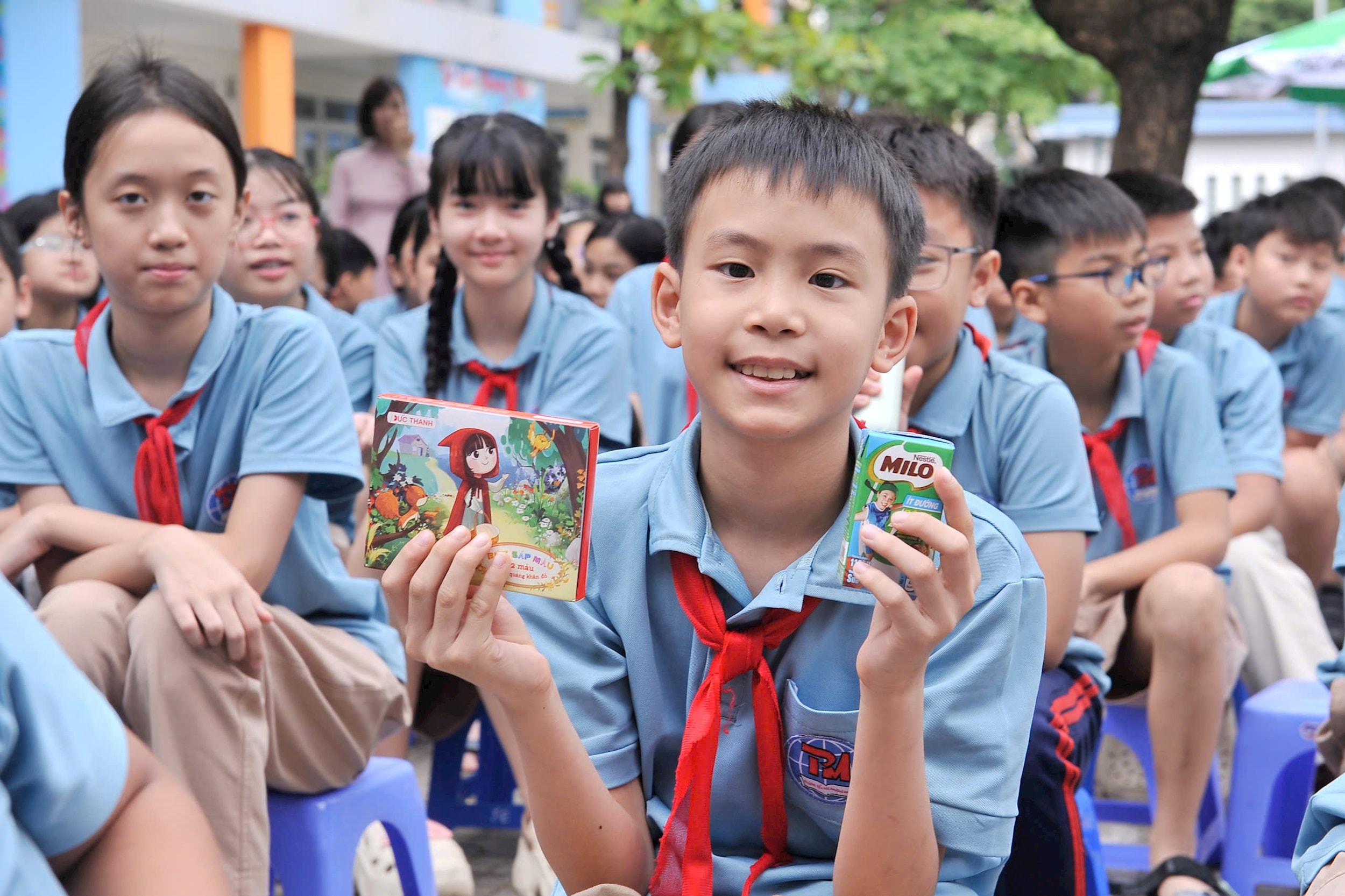 1105-phat-dong-cuoc-thi-loi-song-xanh-2.jpg