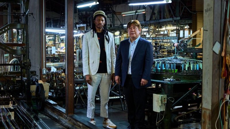 アフリカの芸術家アタン・ツィカレが、伊賀くみひもに見た触覚の哲学【Craft x Tech Tokai Project Vol.6】|Pen Online アフリカの芸術家アタン・ツィカレが、伊賀くみひもに見た触覚の哲学【Craft x Tech Tokai Project Vol.6】|Pen Online