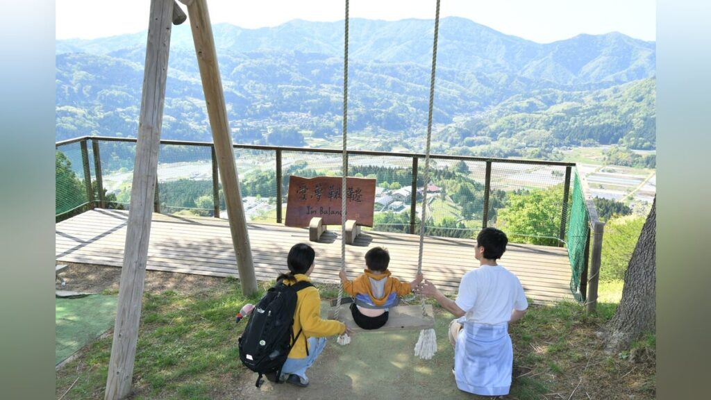兵庫県立但馬牧場公園 ヒツジの毛刈り体験に絶景ブランコ、但馬牛を味わえるレストランも…「自然や動物とのふれあいランド」 : 読売新聞