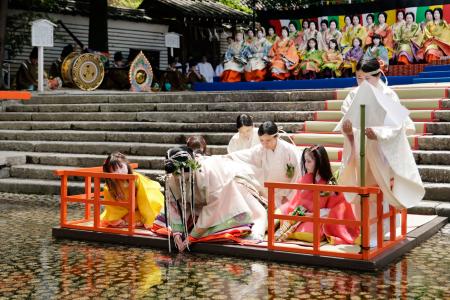 斎王代、指先浸して身清め 京都・下鴨神社で御禊の儀 | 全国のニュース | 福井新聞ONLINE