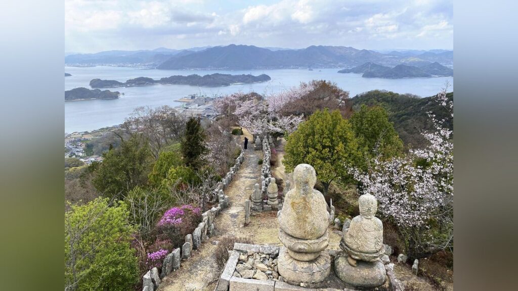 広島 愛媛 芸予諸島 しまなみ海道一帯の制海権を握った村上海賊、砦と定めた山に並ぶ６５０体の石仏は壮観…「現代の造船業まで連綿とつながる史実を体感できるはず」 : 読売新聞
