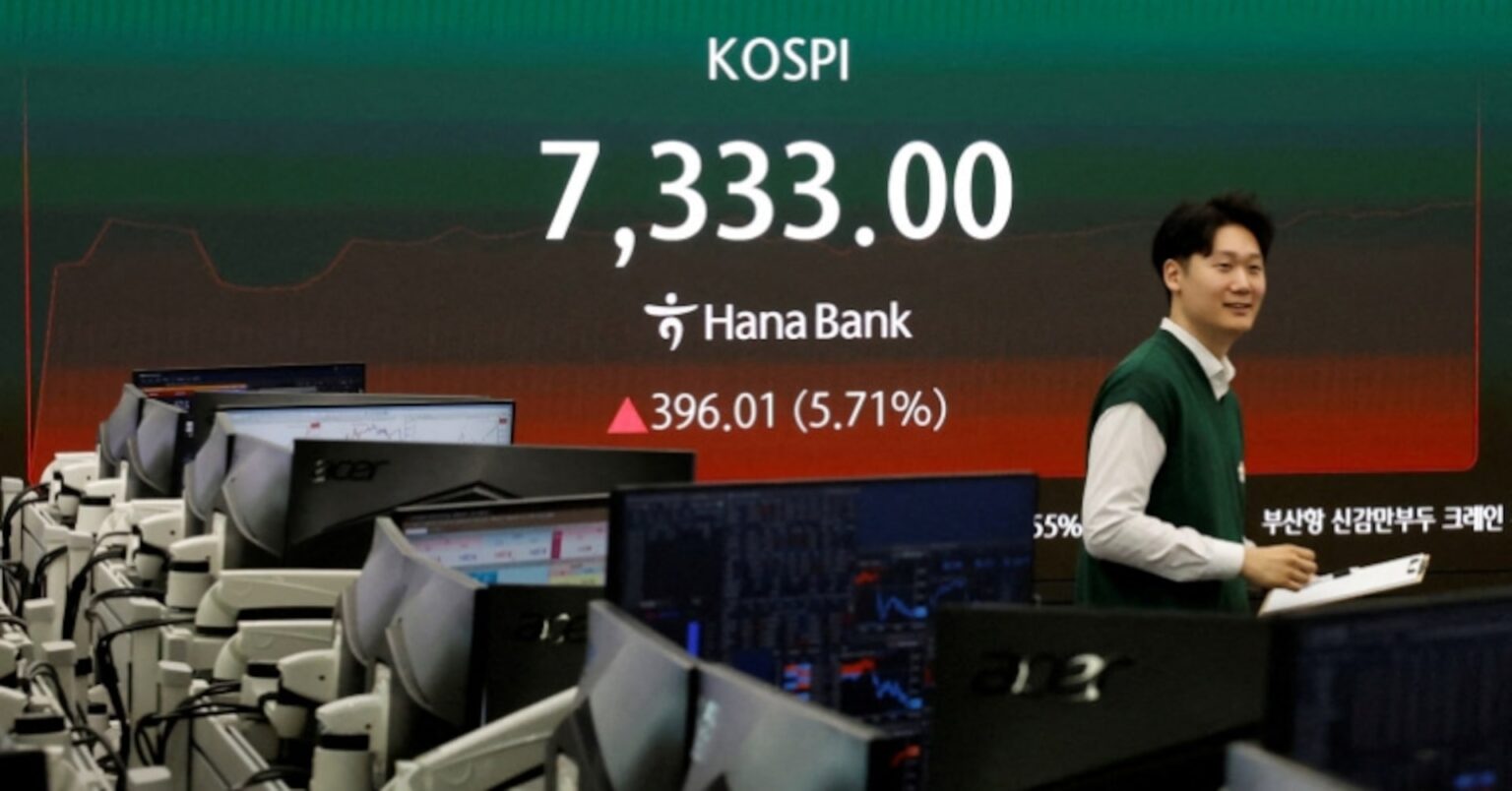 韓国株、半導体株主導で最高値更新　サムスンが「1兆ドルクラブ」入り | ロイター