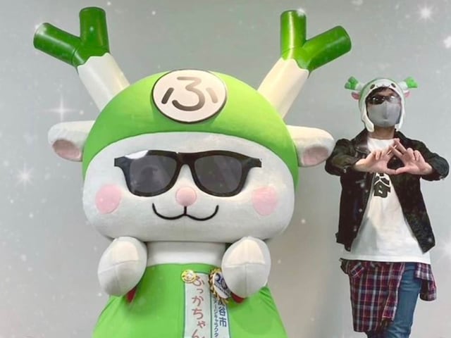 埼玉県深谷市のキャラ・ふっかちゃん、Snow Man・深澤辰哉の誕生日を祝福！ 「今年もハピバ投稿ありがとう」