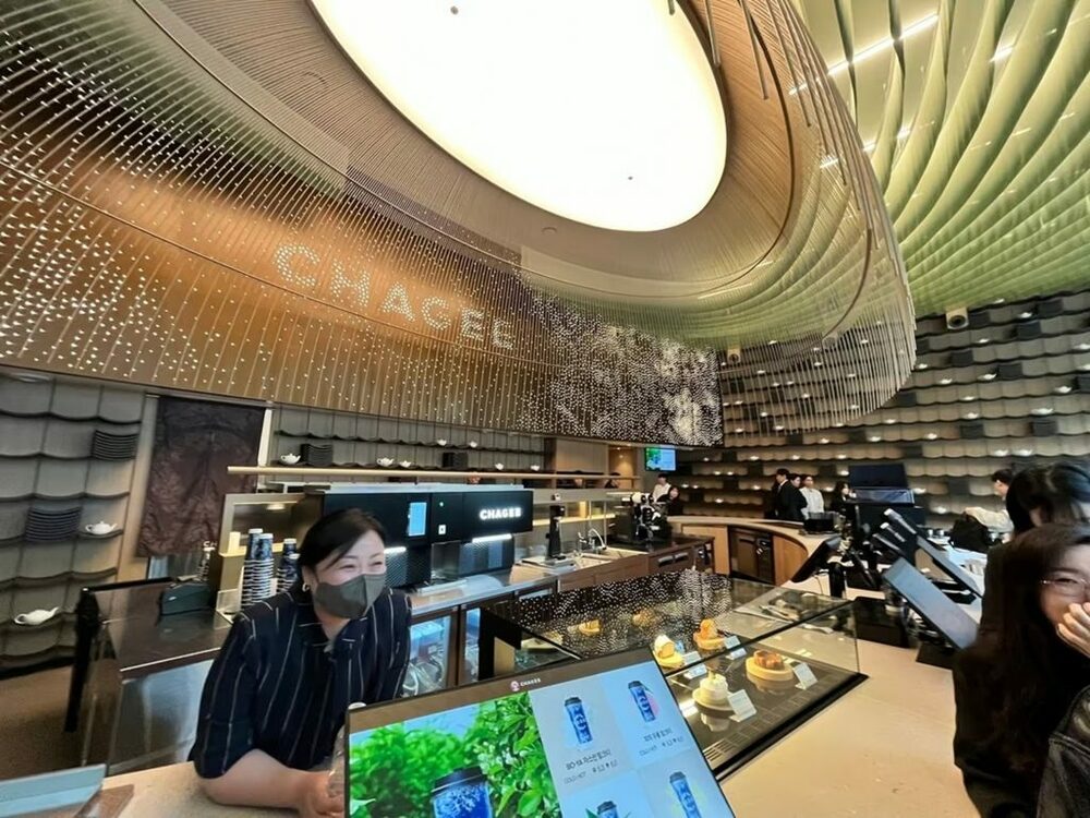 韓国・若者世代に広がる中国発「Cフード」ブーム…火鍋の後に楽しむ中国式ミルクティー　写真枚　国際ニュース：AFPBB News