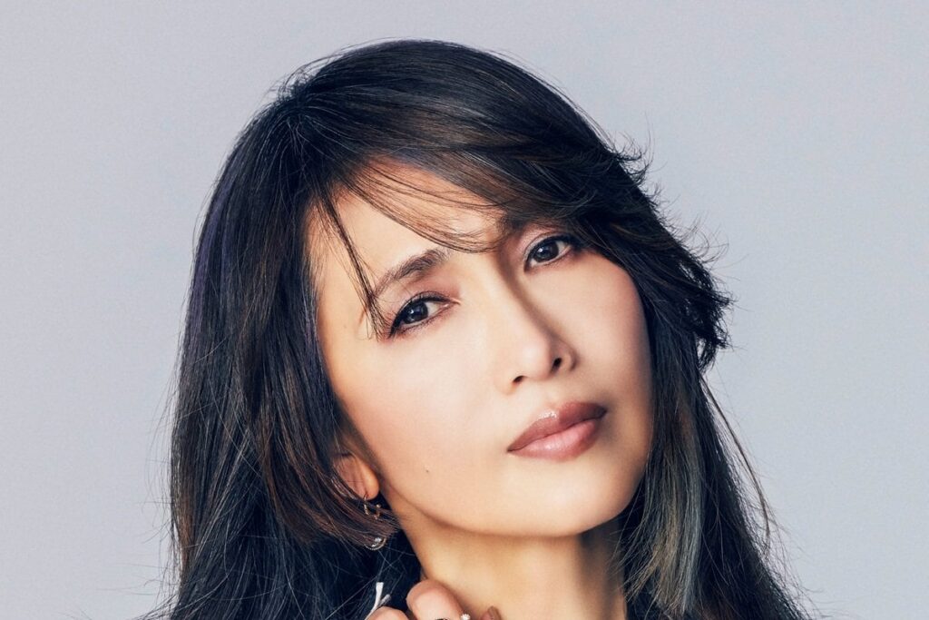 「自宅にハーブ庭園」工藤静香 タイムやゼラニウムが育つ庭を紹介「素敵なお庭」「尊敬しかないです」と反響。自家製はちみつ漬けやオイル原料にする自然派ライフスタイル。 家庭菜園やガーデニングについての調査を紹介 | LIMO