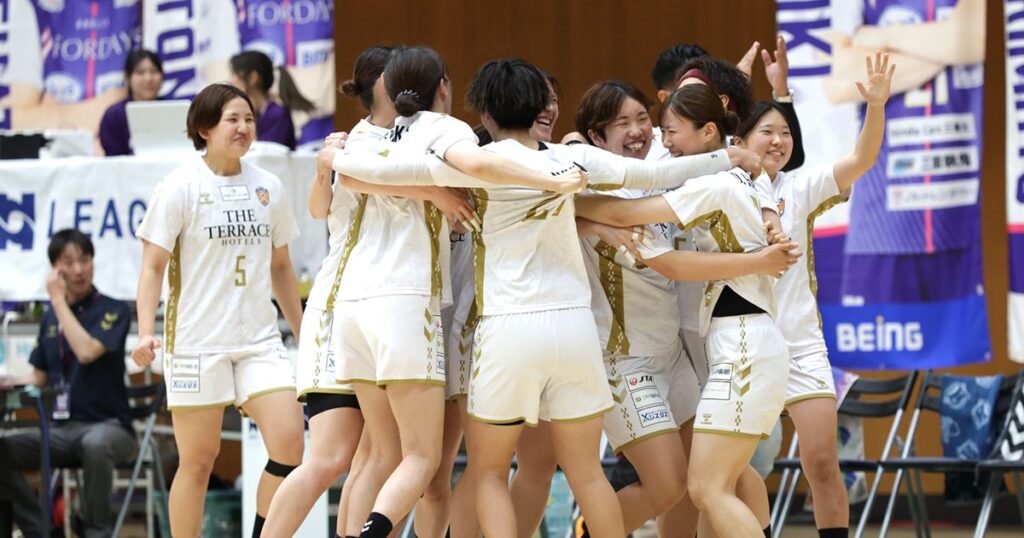 テラス1点差で三重下す　早い攻撃で逆転成功　ハンド・リーグH
